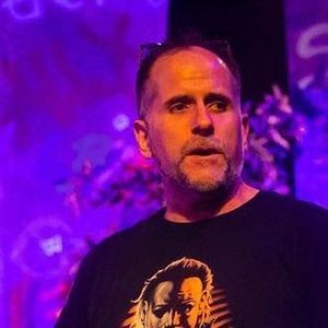 Meet your Posher, Troy